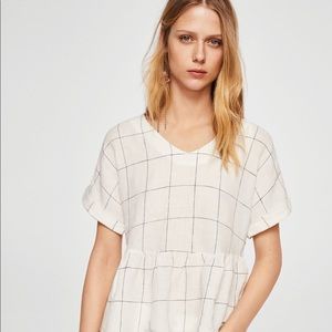 Linen-blend ruffled blouse